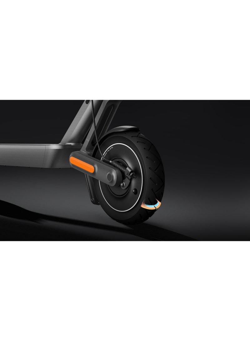 شاومي سكوتر شاومي الكهربائي 4 ألترا أسود بنظام تعليق مزدوج، سرعة قصوى تصل إلى 25 كم/ساعة | مدى بطارية طويل للغاية يصل إلى 70 كم | شاشة شاومي دوراجيل 10 بوصة - Image 2